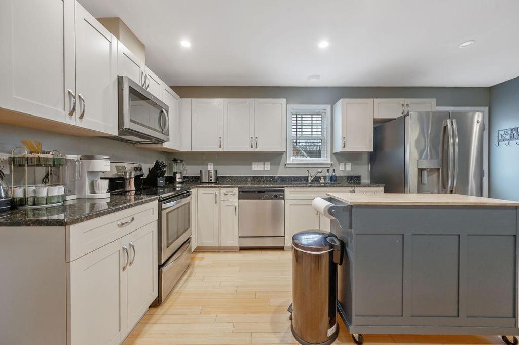 New Victorian Theme, 3Br, Lrg Backyard Close To Pnc Arena, Downtown, And Rdu Airport رالي المظهر الخارجي الصورة