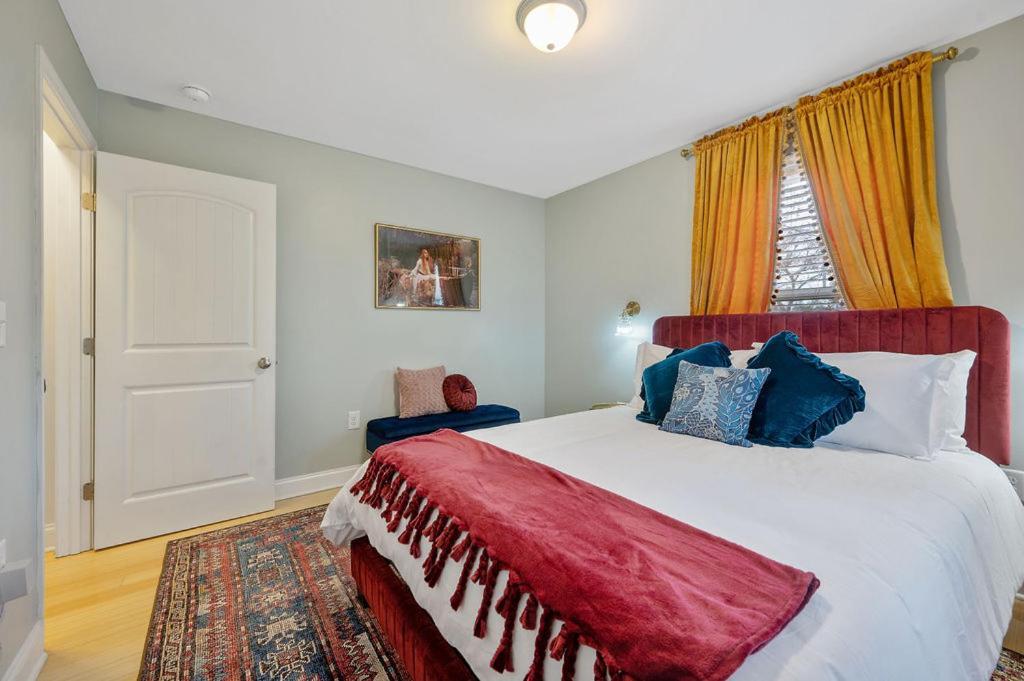 New Victorian Theme, 3Br, Lrg Backyard Close To Pnc Arena, Downtown, And Rdu Airport رالي المظهر الخارجي الصورة